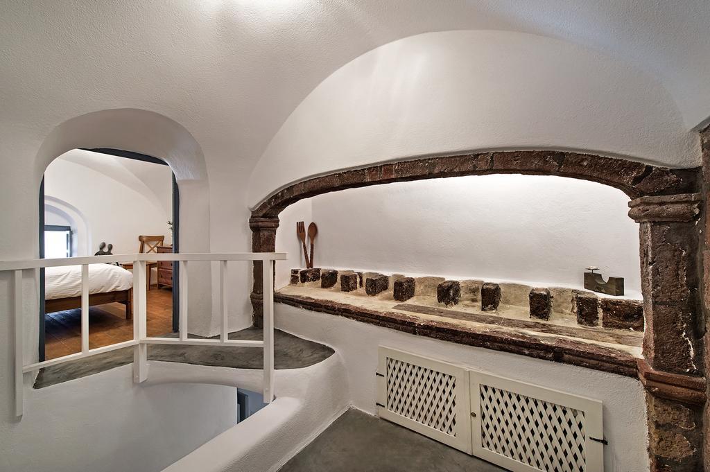 Lucky Homes - Oia Room photo