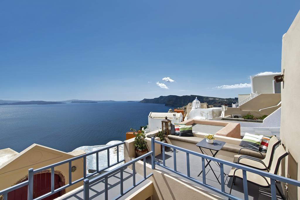 Lucky Homes - Oia Room photo