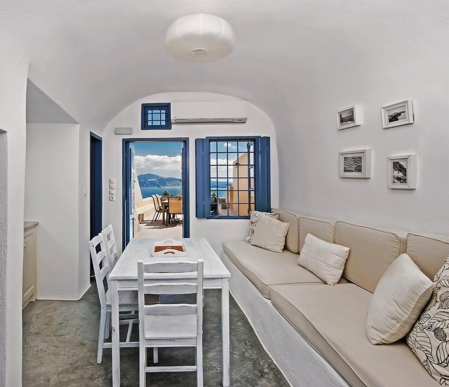 Lucky Homes - Oia Room photo