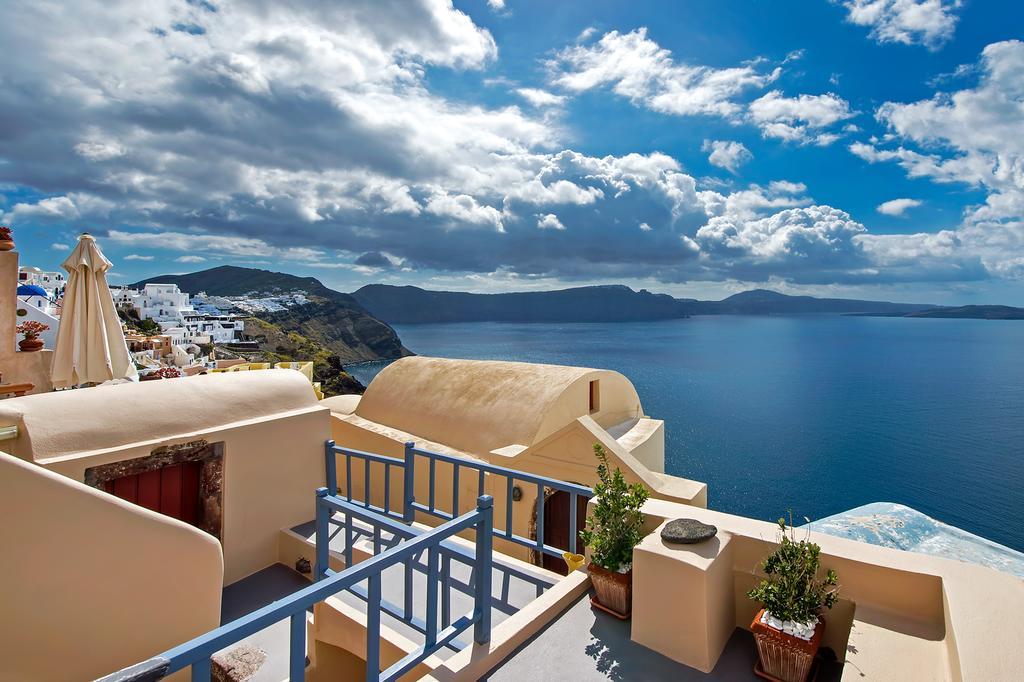 Lucky Homes - Oia Room photo