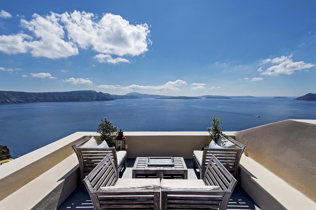 Lucky Homes - Oia Room photo