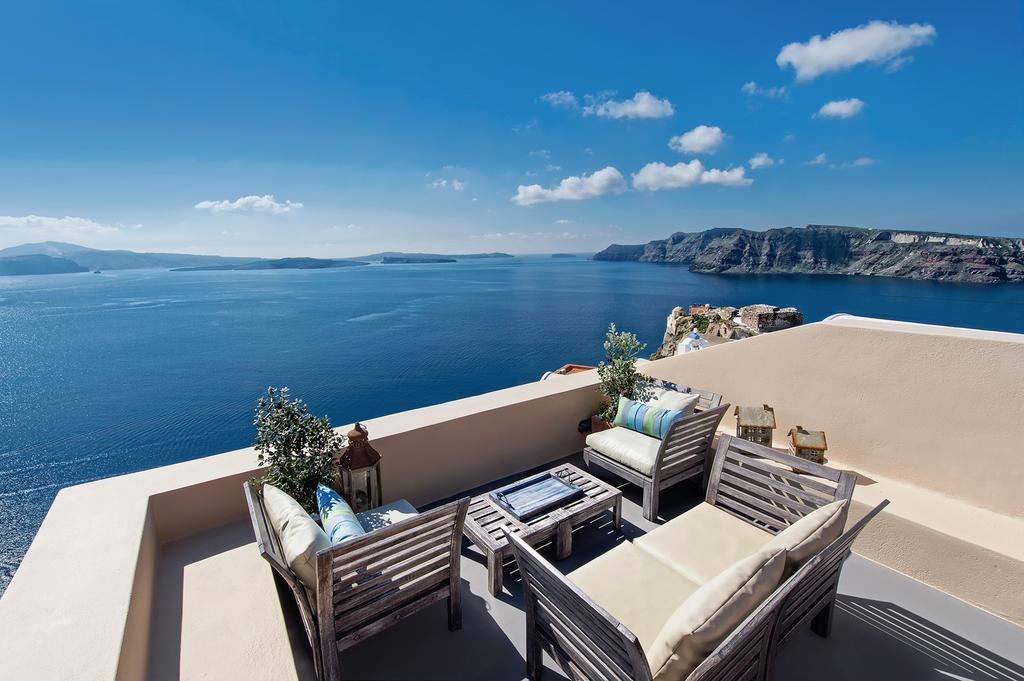 Lucky Homes - Oia Room photo